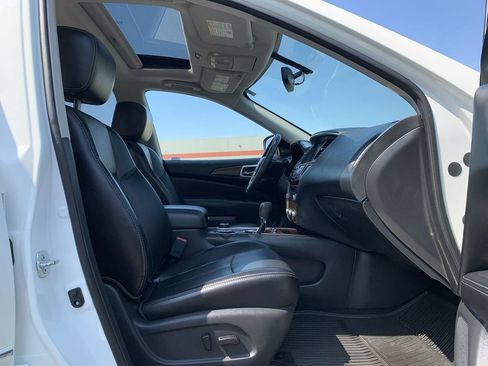 Used 2018 Nissan Pathfinder Platinum AWD/4WD image 33