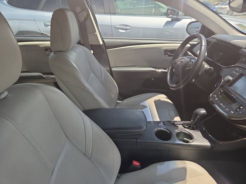 Used 2016 Toyota Avalon XLE Premium FWD image 11