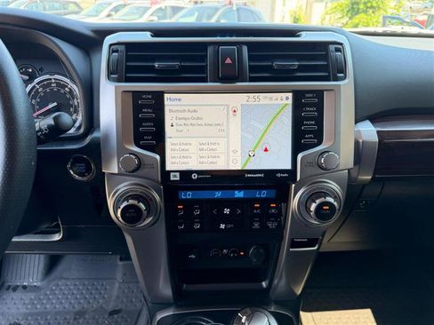 Used 2022 Toyota 4Runner Limited AWD/4WD image 18