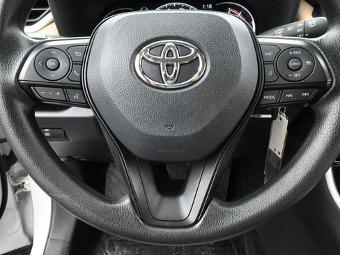 Used 2025 Toyota RAV4 LE FWD image 31