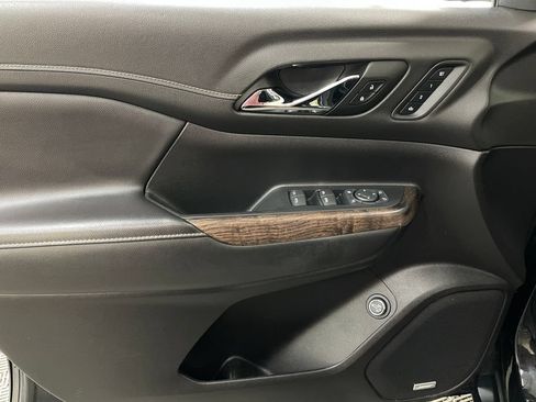 Used 2023 GMC Acadia Denali FWD image 28