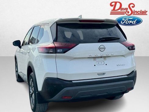 Used 2023 Nissan Rogue SV image 9