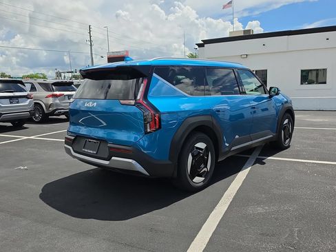 New 2026 Kia EV9 Wind AWD/4WD image 8