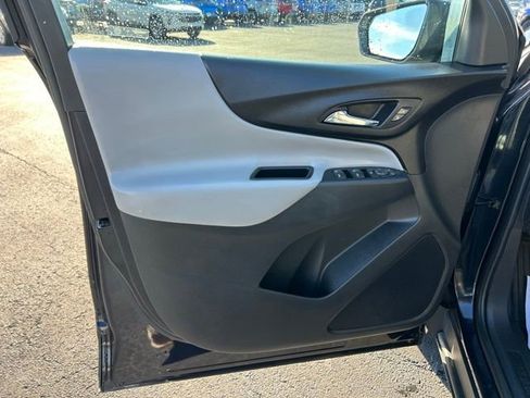 Used 2020 Chevrolet Equinox LS w/ LS Convenience Package image 12