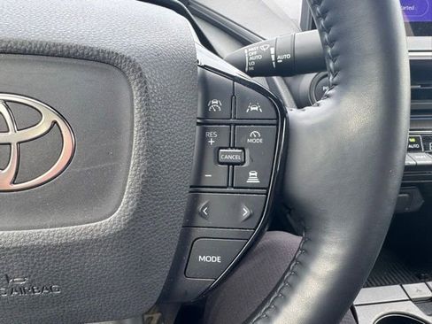 Used 2023 Toyota Prius XLE FWD image 17