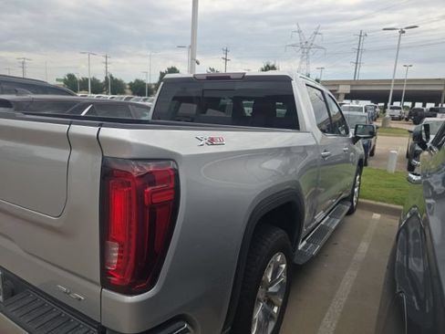 Used 2019 GMC Sierra 1500 SLT AWD/4WD image 4