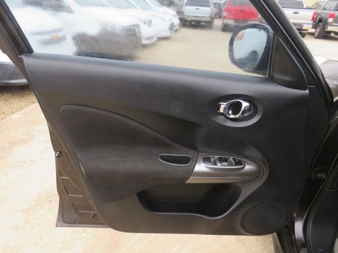 Used 2012 Nissan Juke S image 10