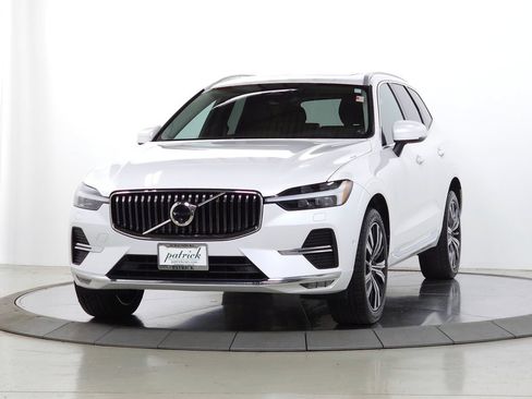 Used 2023 Volvo XC60 B5 Plus w/ Climate Package AWD/4WD image 4