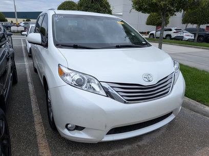 Used 2017 Toyota Sienna XLE Premium