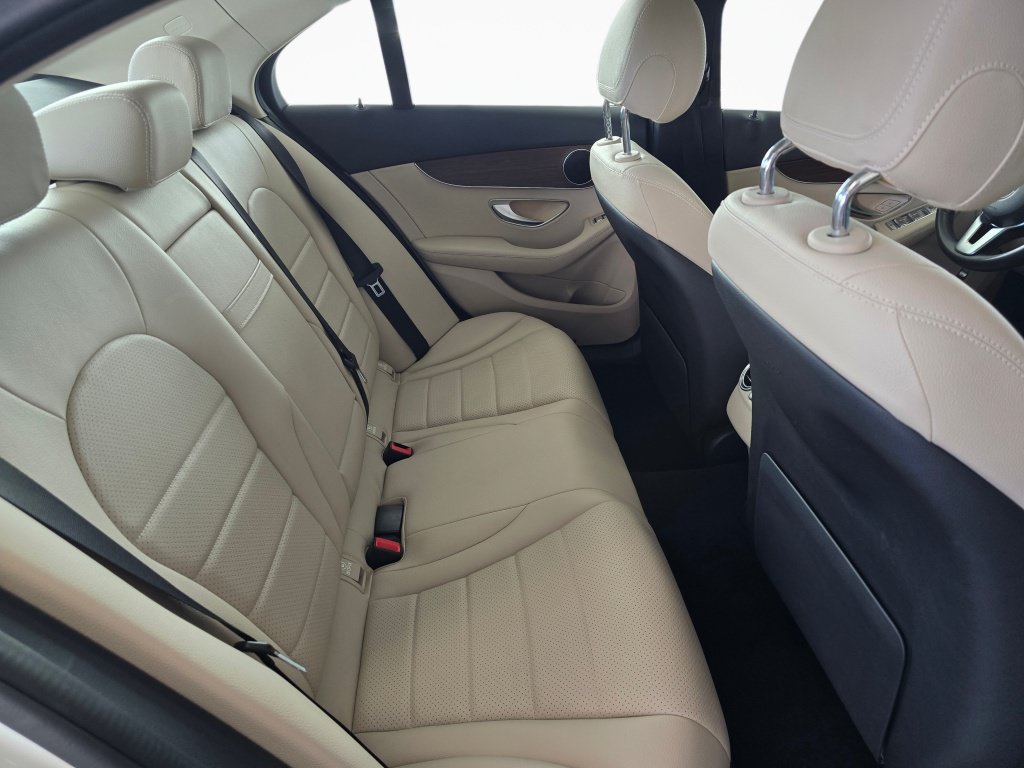 Used 2020 Mercedes-Benz C 300 4MATIC Sedan image 40