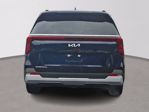 Used 2025 Kia Carnival EX FWD image 5