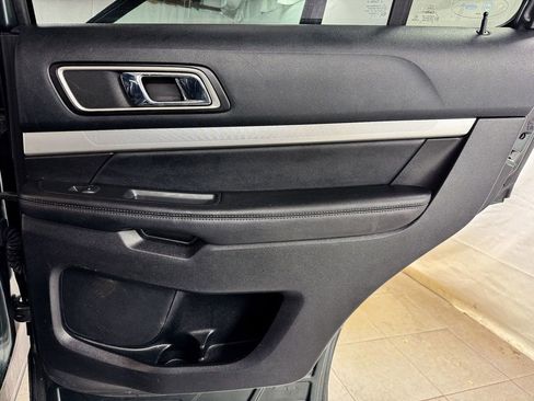 Used 2016 Ford Explorer XLT w/ Equipment Group 202A image 17