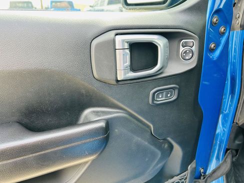 Used 2021 Jeep Gladiator Sport AWD/4WD image 10