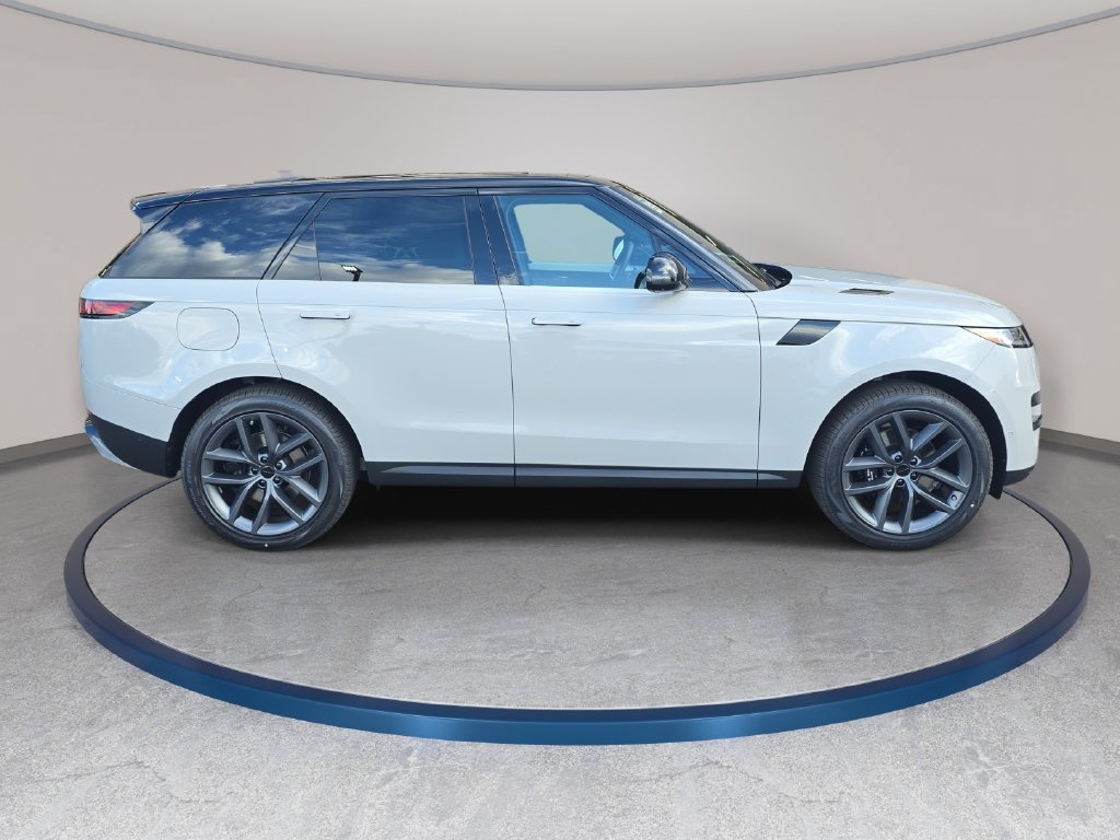 New 2026 Land Rover Range Rover Sport SE AWD/4WD image 4