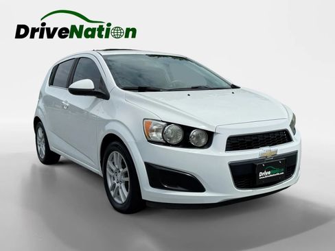 Used 2015 Chevrolet Sonic LT w/ Fun and Sun Package FWD image 3