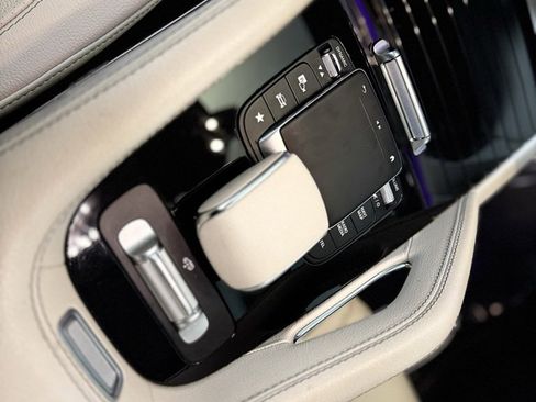 Used 2022 Mercedes-Benz GLS 450 4MATIC image 15