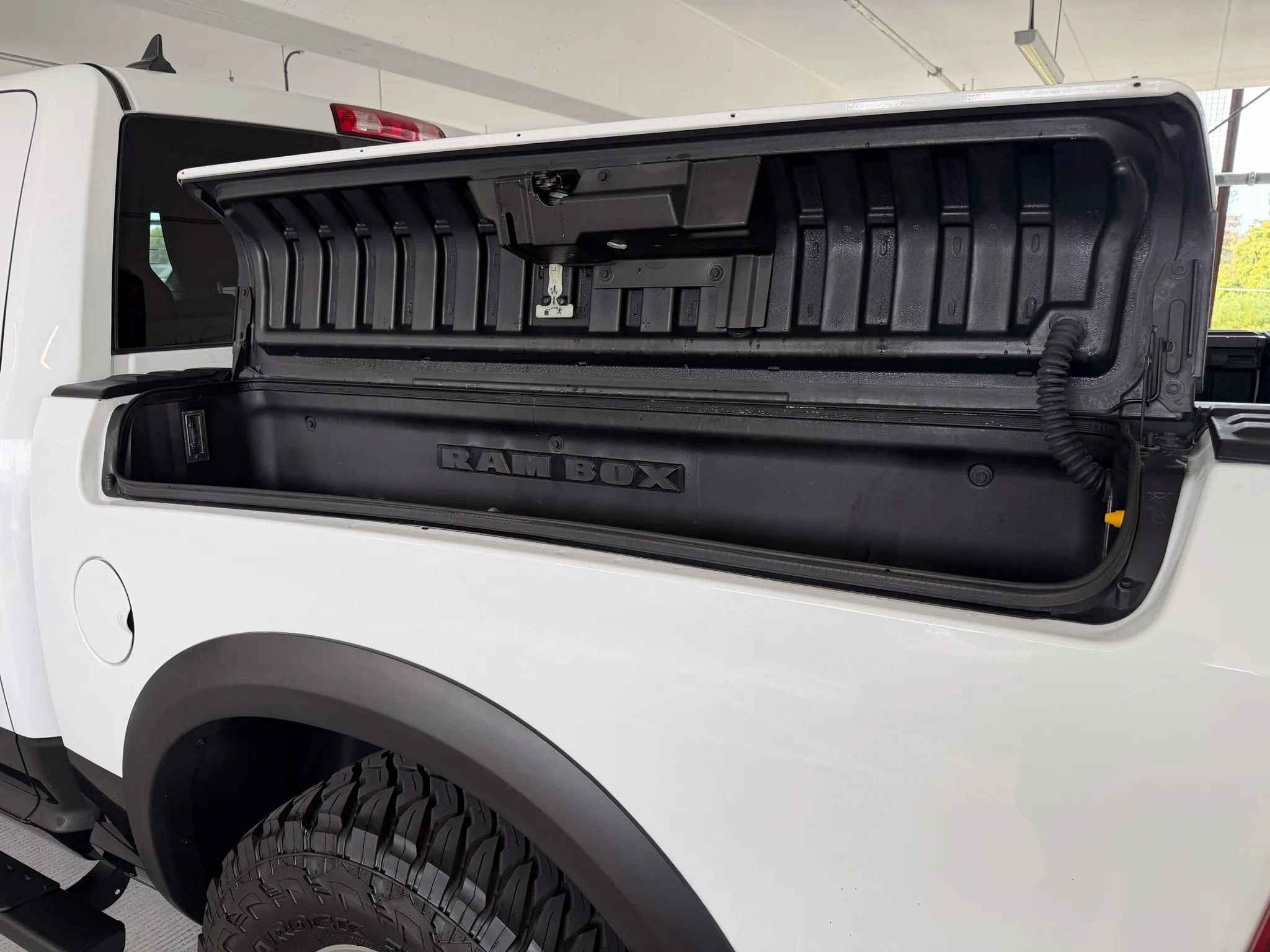 Used 2015 RAM 1500 Rebel AWD/4WD image 23