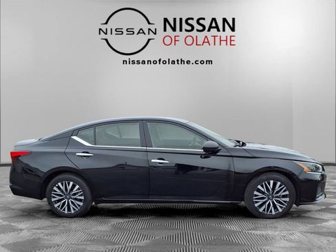 Certified 2025 Nissan Altima 2.5 SV image 29