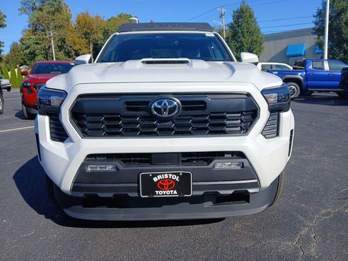 New 2025 Toyota Tacoma TRD Sport image 15