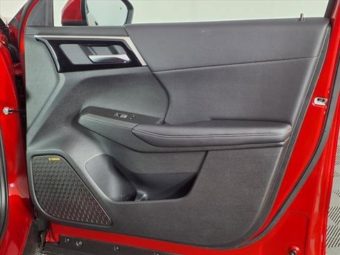 New 2025 Mitsubishi Outlander SE image 8