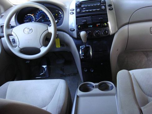 Used 2008 Toyota Sienna LE FWD image 15