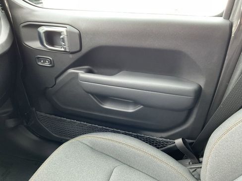 New 2026 Jeep Gladiator Sport AWD/4WD image 16