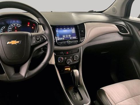 Used 2021 Chevrolet Trax LT AWD/4WD image 6