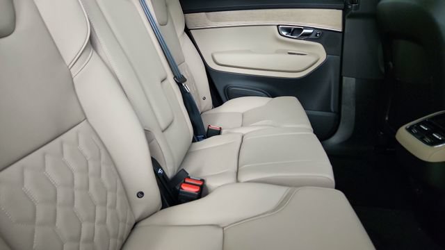 Used 2026 Volvo XC90 B6 Plus w/ Protection Package Premier AWD/4WD image 36