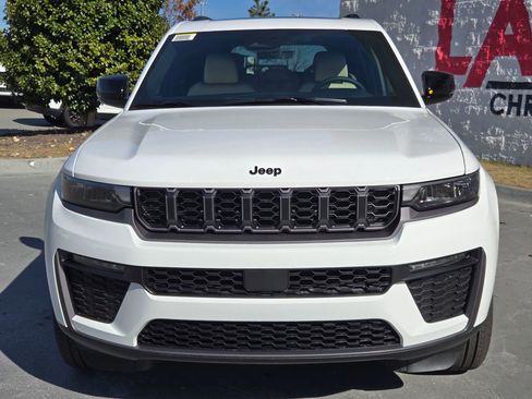 New 2026 Jeep Grand Cherokee Limited image 2