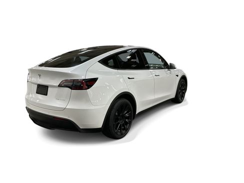 Certified 2022 Tesla Model Y Long Range AWD/4WD image 6