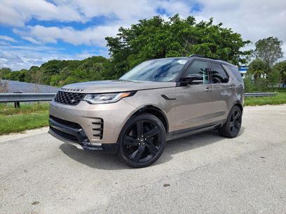 New 2025 Land Rover Discovery Dynamic SE