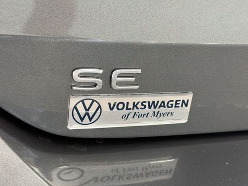 New 2026 Volkswagen Taos SE FWD image 30