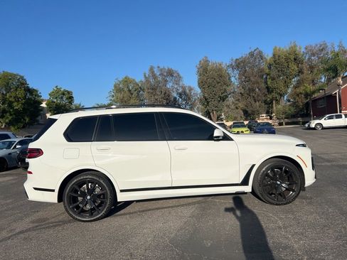 Used 2024 BMW X7 xDrive40i w/ M Sport Package image 3