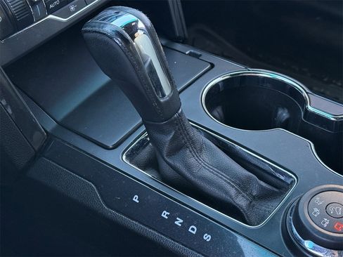 Used 2016 Ford Explorer XLT w/ Equipment Group 201A image 18