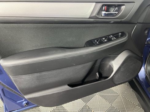 Used 2019 Subaru Outback 2.5i Premium image 24