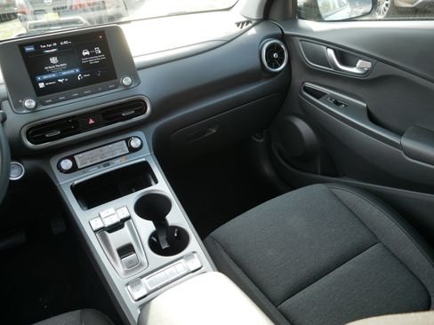 Used 2023 Hyundai Kona SE w/ Cargo Package FWD image 11