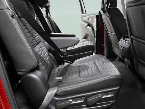 Used 2024 Cadillac Escalade ESV Sport Platinum w/ LPO, ONYX Package image 30