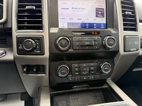 Used 2020 Ford F250 Lariat AWD/4WD image 23