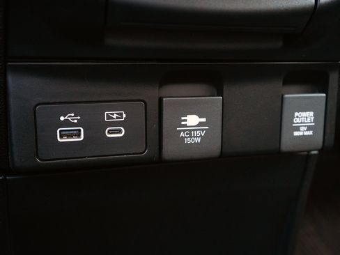 Used 2025 Honda Odyssey Elite image 34