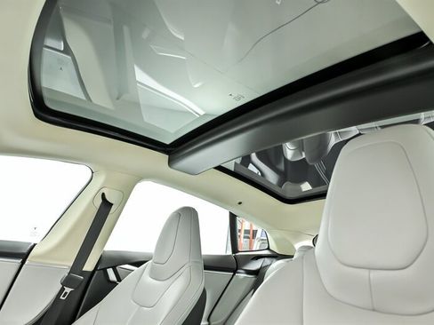Used 2014 Tesla Model S 85 RWD image 19