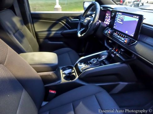 Used 2025 Chevrolet Colorado LT w/ Advanced Trailering Package image 32