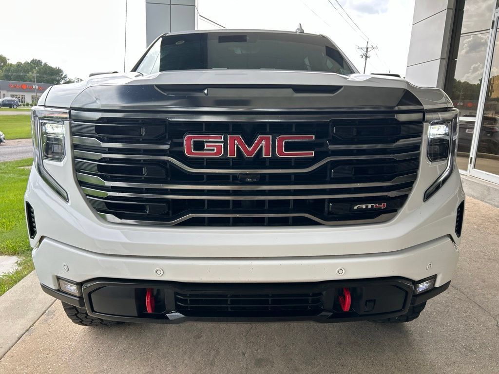 Used 2023 GMC Sierra 1500 AT4 w/ AT4 Premium Package AWD/4WD image 3