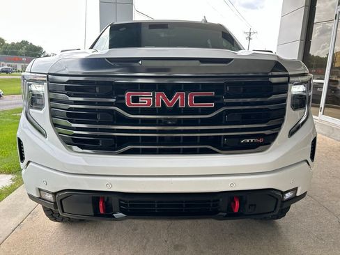 Used 2023 GMC Sierra 1500 AT4 w/ AT4 Premium Package AWD/4WD image 3