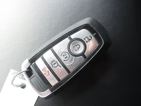 Used 2024 Ford Explorer XLT w/ Equipment Group 202A AWD/4WD image 46