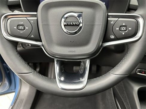 Certified 2022 Volvo C40 P8 Recharge Ultimate image 14