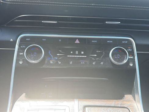 Used 2024 Genesis GV80 3.5T AWD/4WD image 18