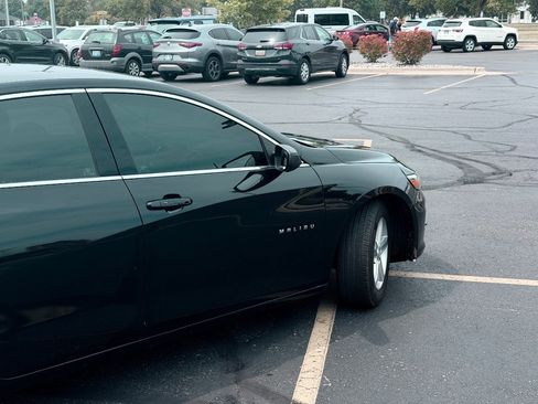 Used 2020 Chevrolet Malibu LS FWD image 2