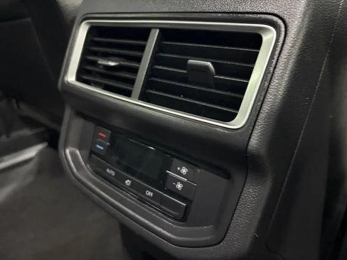 Used 2025 Volkswagen Atlas SE AWD/4WD image 47