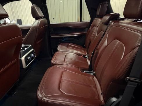 Used 2024 Ford Expedition Limited image 17