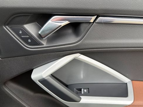 Used 2020 Audi Q3 2.0T Prestige w/ Prestige Package image 22